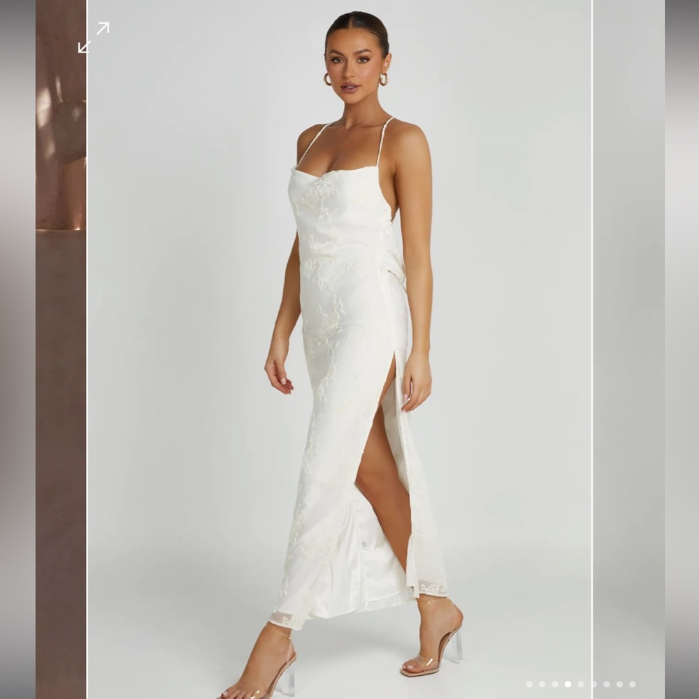 NWOT never worn Meshki ERIKA
Burnout Velvet Maxi Dress - White